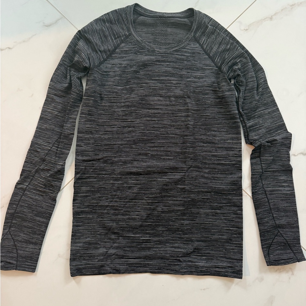 Lululemon Swiftly Tech Long Sleeve size 6